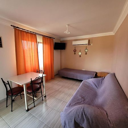 Apsa Butik Hotel Suhumi Exterior foto