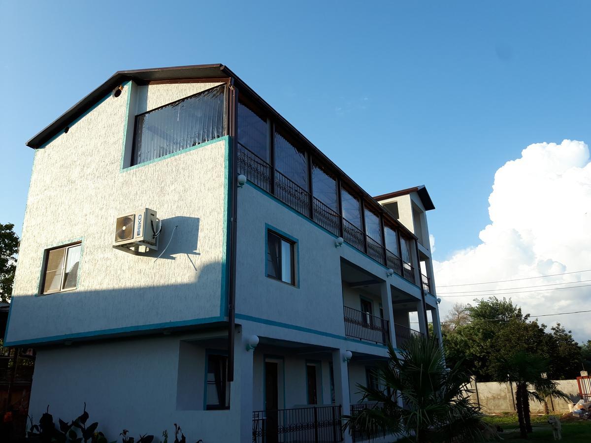 Apsa Butik Hotel Suhumi Exterior foto