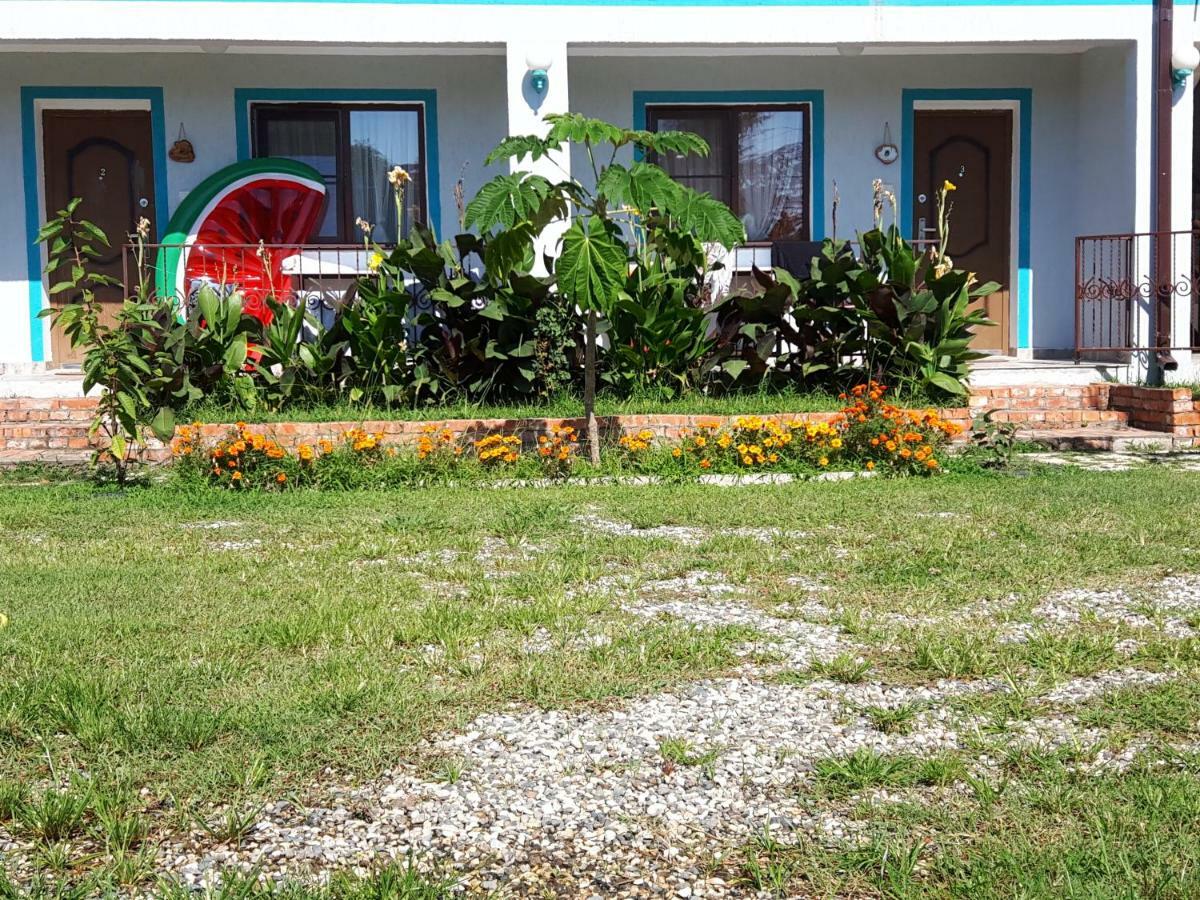 Apsa Butik Hotel Suhumi Exterior foto